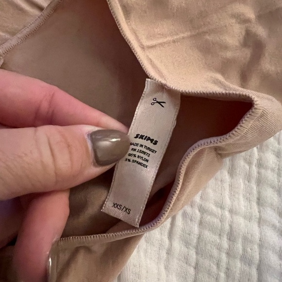 Skims ESSENTIAL T-SHIRT BODYSUIT Shapewear - Picture 5 of 10